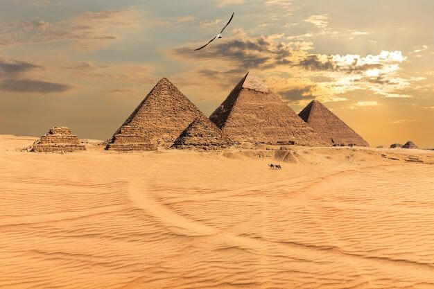 how-many-pyramids-are-in-egypt
